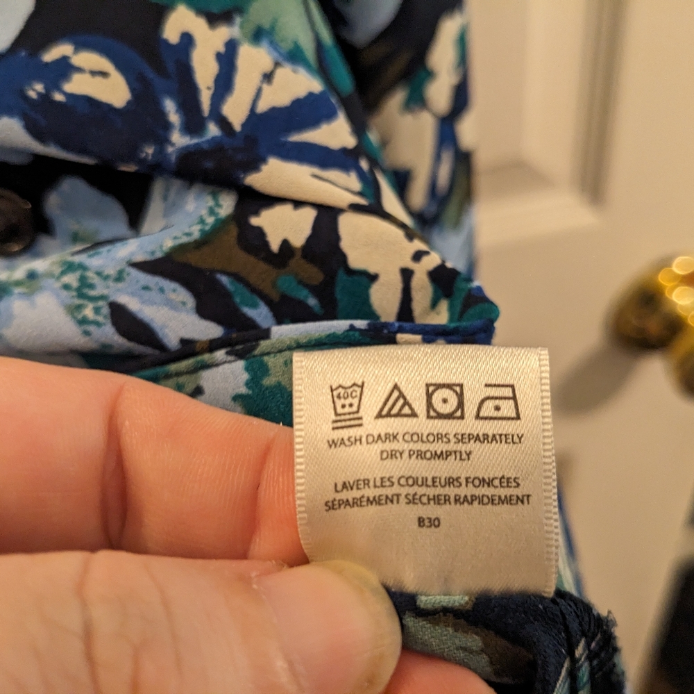 🔴3/$15. Van Heusen blue, floral, long sleeve blouse, size XXL - Picture 4 of 14